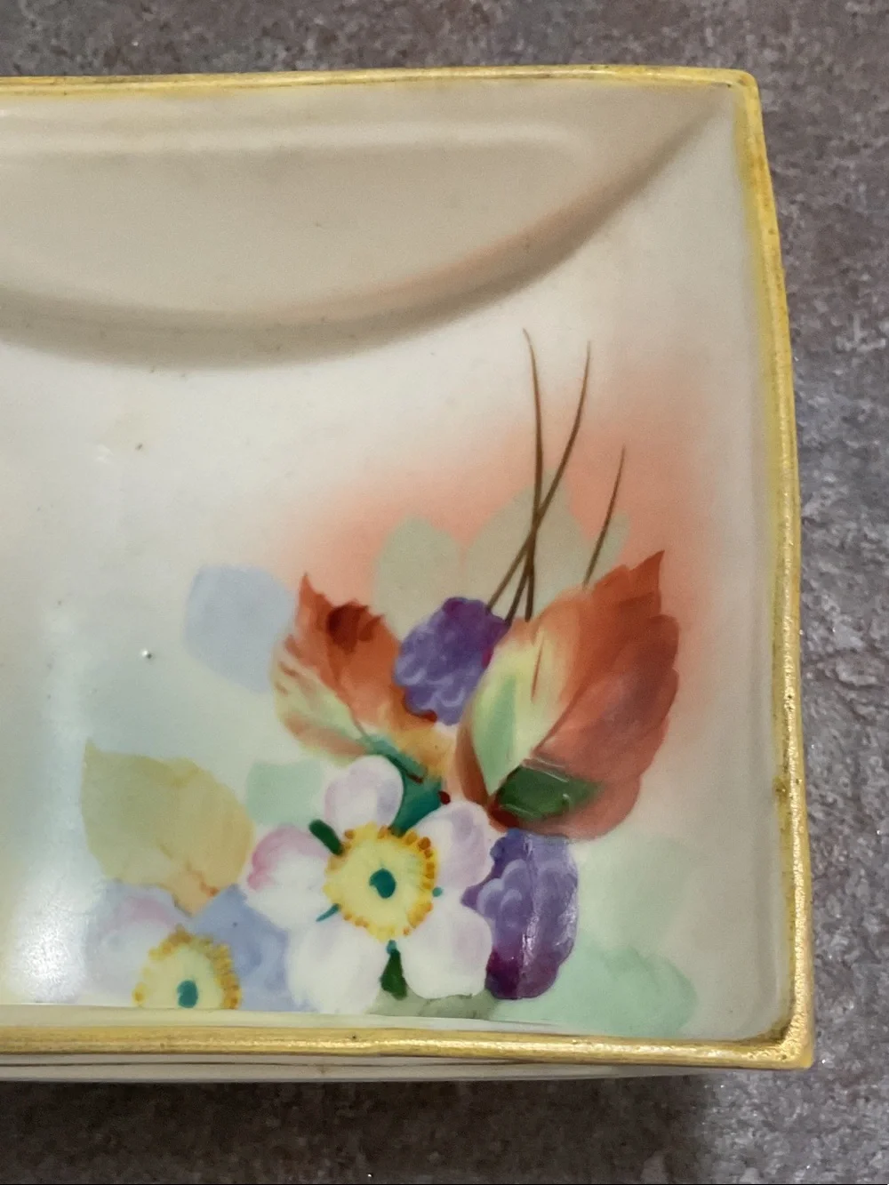 Nippon cream ceramic